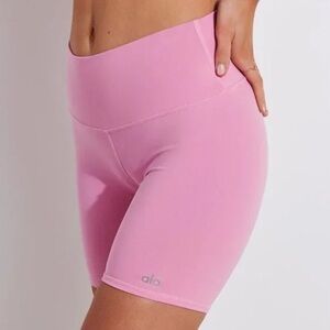 HIGH-WAIST BIKER SHORT